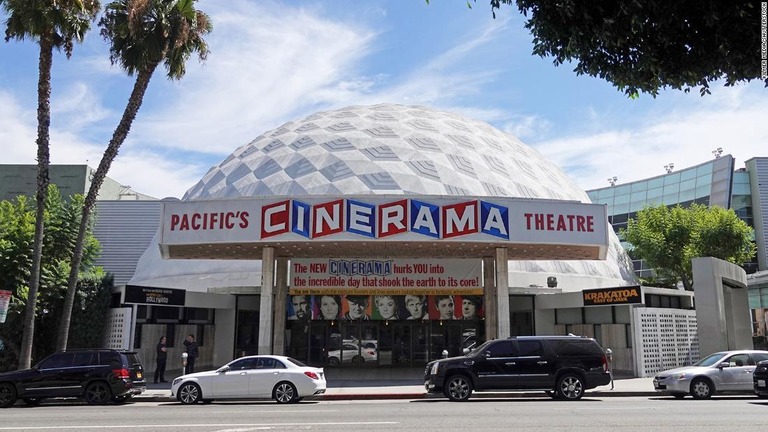 アークライト・シネマズを代表するハリウッドの「シネラマ・ドーム」も閉館となる/Kilmer Media/Shutterstock