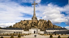 大規模墓地を掘り起こしへ、内戦戦没者３万３０００人眠る　スペイン
