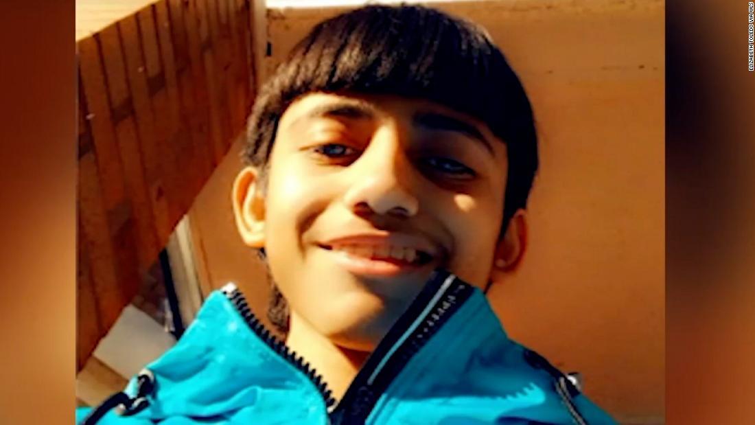 Cnn Co Jp 警官が13歳少年を射殺 ボディーカメラの映像を公開 米シカゴ 1 2 Cnn Co Jp 警官が13歳少年を射殺 ボディーカメラの映像を公開 米シカゴ 1 2