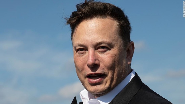 イーロン・マスク氏は火星への移住計画は人類存続のカギになると考えているという/Maja Hitij/Getty Images 