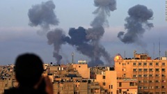 イスラエルとパレスチナの応酬激化、空爆やロケット弾で死傷者