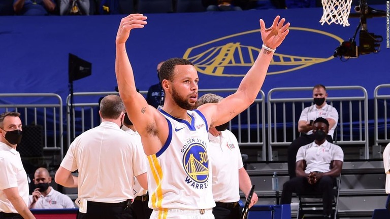 ウォリアーズのステフィン・カリーが今季のＮＢＡ得点王に輝いた/Noah Graham/NBAE/Getty Images