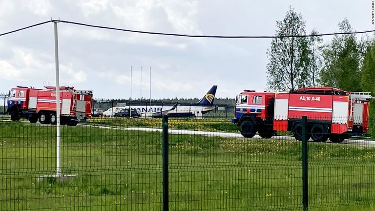 ミンスク国際空港に緊急着陸したライアンエア機/AFP/Getty Images