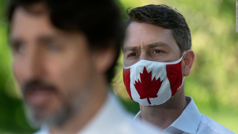 ウィリアム・エイモス議員が審議中にカメラ前で放尿する映像が流れた/Adrian Wyld/The Canadian Press/AP