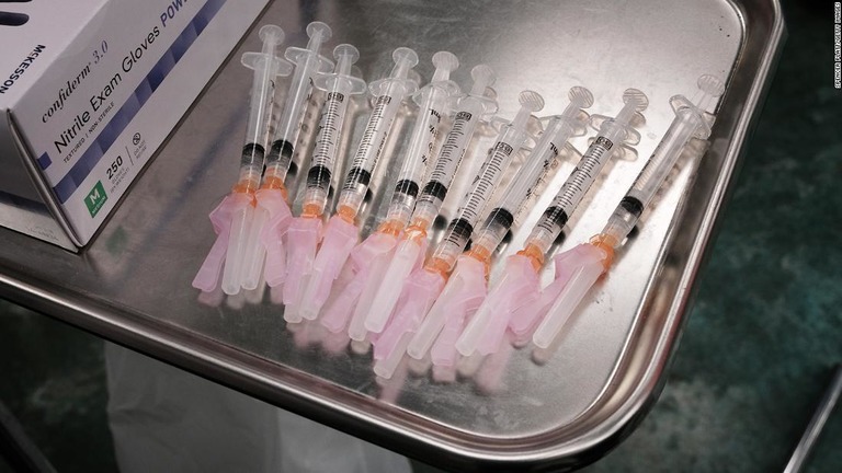 バイデン米政権が新型コロナワクチン２５００万回分の他国への配布先を発表した/Spencer Platt/Getty Images
