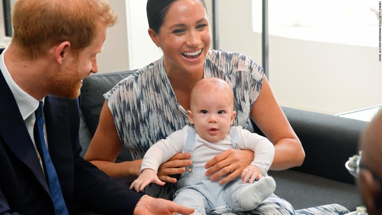 ヘンリー王子とメーガン妃と息子のアーチー君＝２０１９年９月、南アフリカ/Samir Hussein/WireImage/Pool/Getty Images