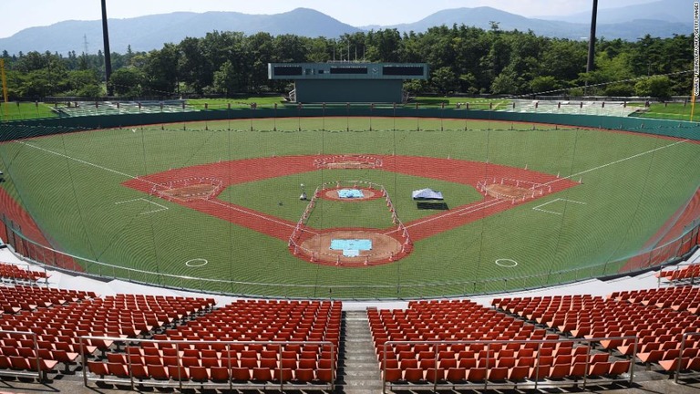 東京五輪の野球とソフトボールの会場となる福島あづま球場/Charly Triballeau/AFP/Getty Images