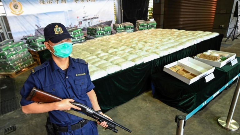 香港で大量に押収されたメタンフェタミン/PETER PARKS/AFP/AFP via Getty Images