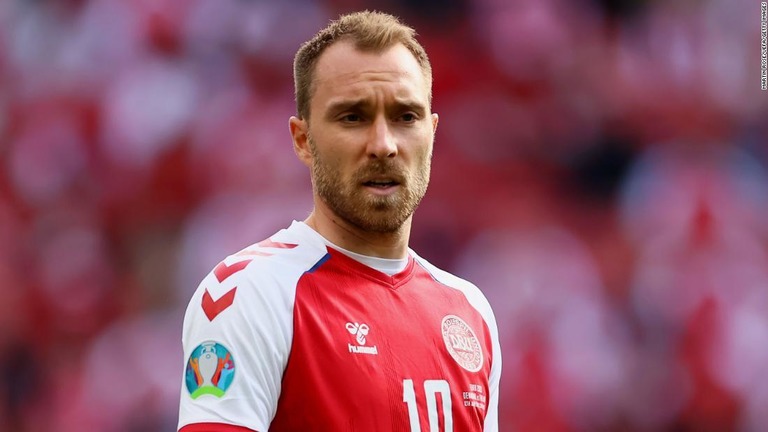 デンマーク代表のエリクセン選手。ピッチ上で倒れ心停止状態に陥った/Martin Rose/UEFA/Getty Images