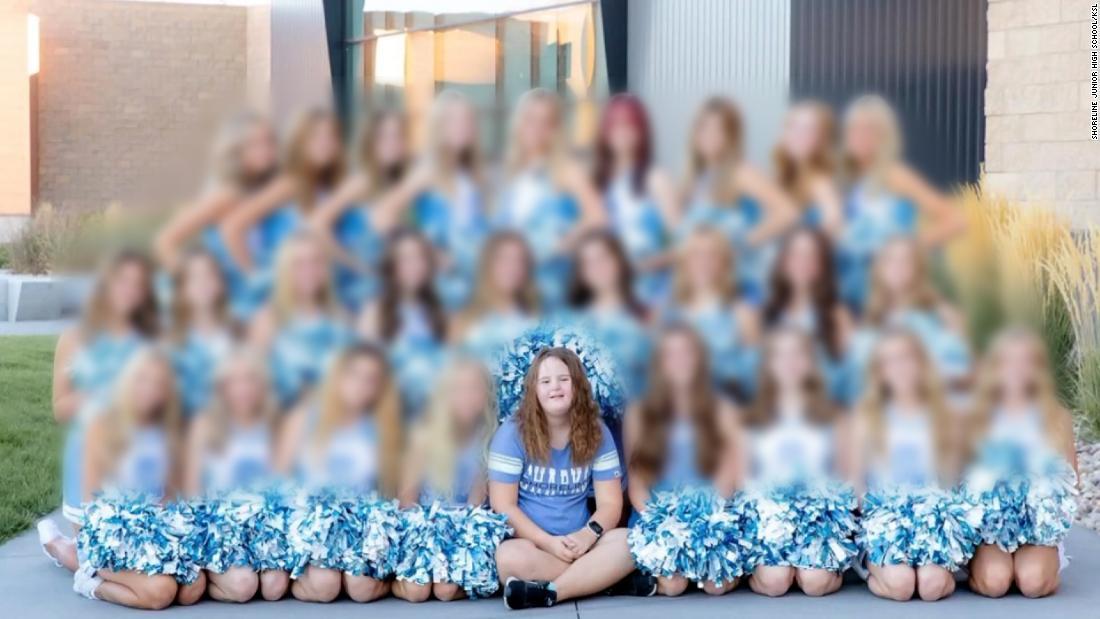 Cnn Co Jp ダウン症を抱えるチア部マネジャー アルバムに写真使われず 米中学校 1 2 Cnn Co Jp ダウン症を抱えるチア部マネジャー アルバムに写真使われず 米中学校 1 2
