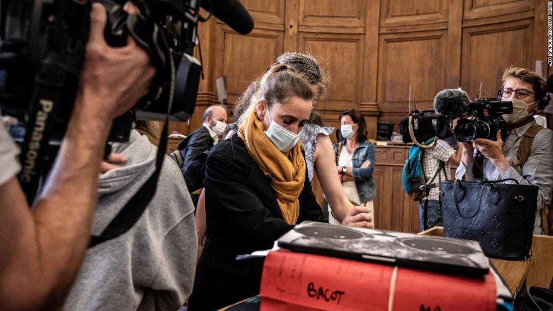 Cnn Co Jp 暴力振るう夫を射殺した女性 殺人罪で起訴 フランスで裁判始まる