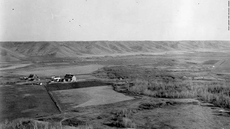 １９２３年当時の先住民寄宿学校の遠景/From Library and Archives Canada