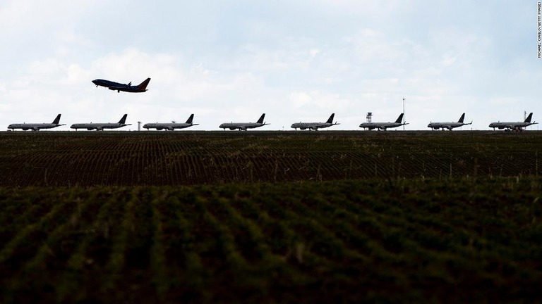 米国ではコロナワクチンの接種が進み、旅行者の数が増えている/Michael Ciaglo/Getty Images