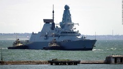 クリミア半島沖の艦船通過、再び実施の用意　英閣僚が発言