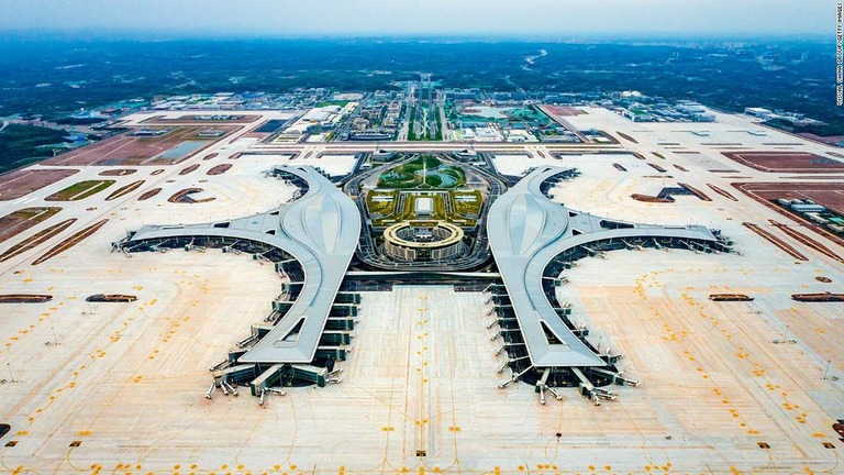 空から撮影した成都天府国際空港＝５月１６日/Visual China Group/Getty Images