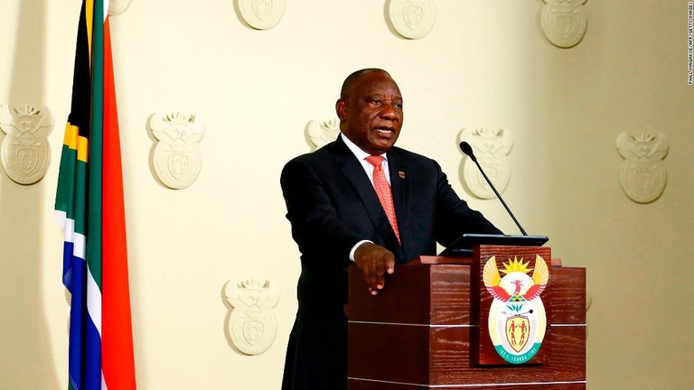 南アフリカのラマポーザ大統領/Phill Magakoe/AFP/Getty Images