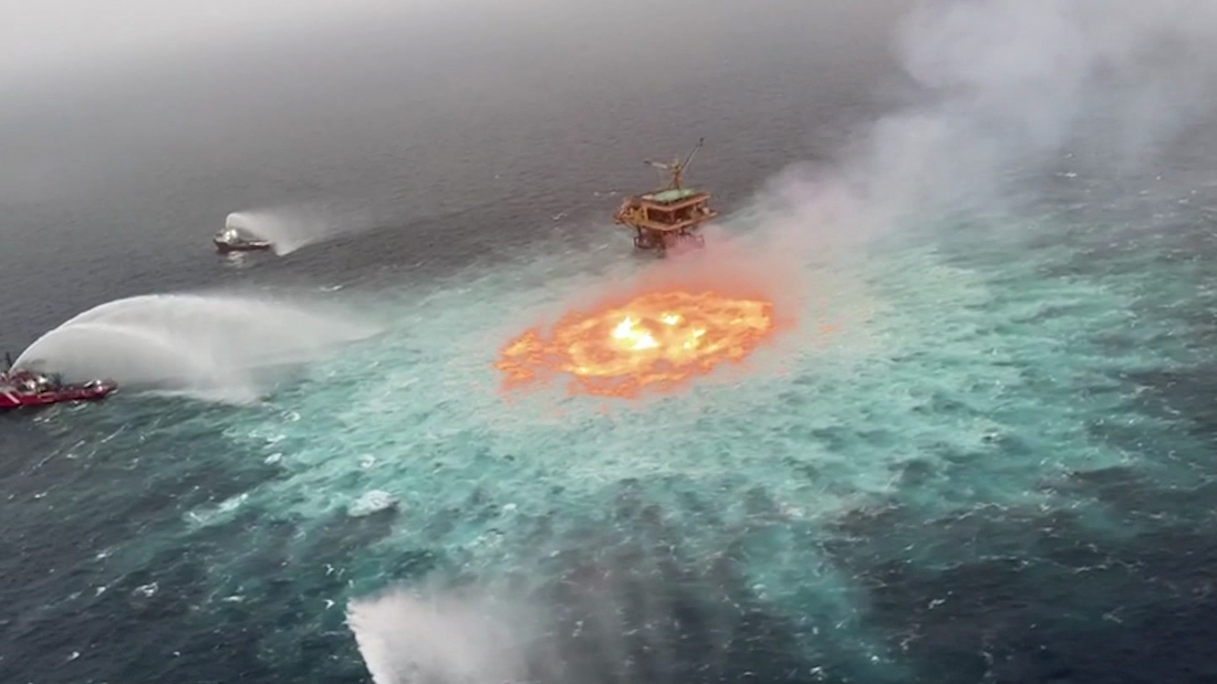メキシコ湾に「炎の目」が出現 - CNN.co.jp