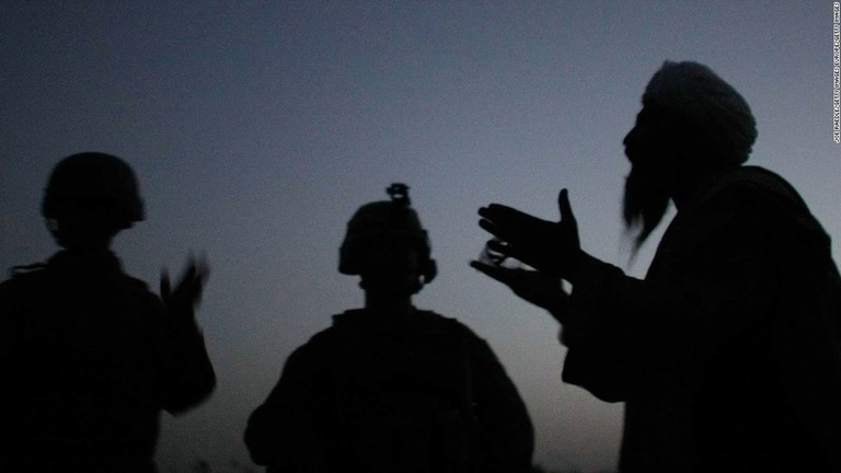 米国が、アフガニスタン軍事作戦で米軍や米外交官らに協力したアフガン人通訳などの一部を暫定的に受け入れるよう中央アジア諸国に求めている/Joe Raedle/Getty Images Europe/Getty Images