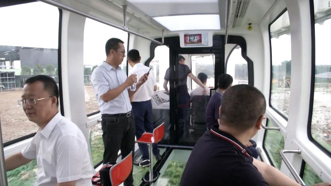 列車は時速80キロで走行する/CCTV