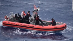 キューバからのボートが転覆　９人不明、１３人救助　米沿岸警備隊