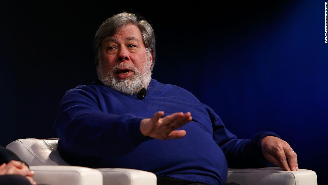 アップル共同創業者のウォズニアック氏 修理する権利 を支持 Cnn Co Jp アップル共同創業者のウォズニアック氏 修理する権利 を支持 Cnn Co Jp