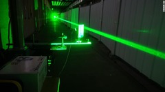 仏パリの研究施設で行われたレーザー実験の様子