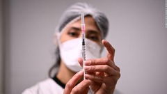 フランスやギリシャ、医療従事者のワクチン義務化　拒めば給与払わず