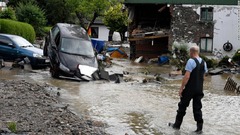 ドイツで推定１３００人の安否不明、欧州４カ国で大規模な洪水被害