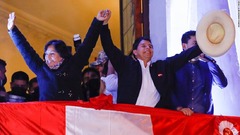 ペルー大統領選、左派のカスティジョ氏が勝利　決選投票から６週間後