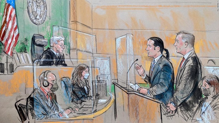 発言台に立つホジキンス被告と弁護士/Bill Hennessy