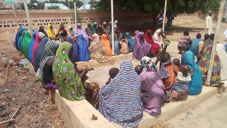 ナイジェリア北部で身代金目的で拉致された女性や子ども約１００人が救出された　/Handout/Zamfara Police