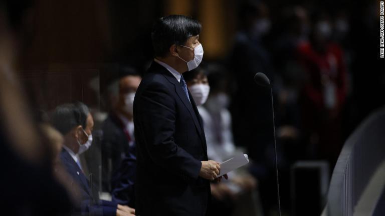 天皇陛下が開会を宣言した/Leon Neal/AFP/Getty Images