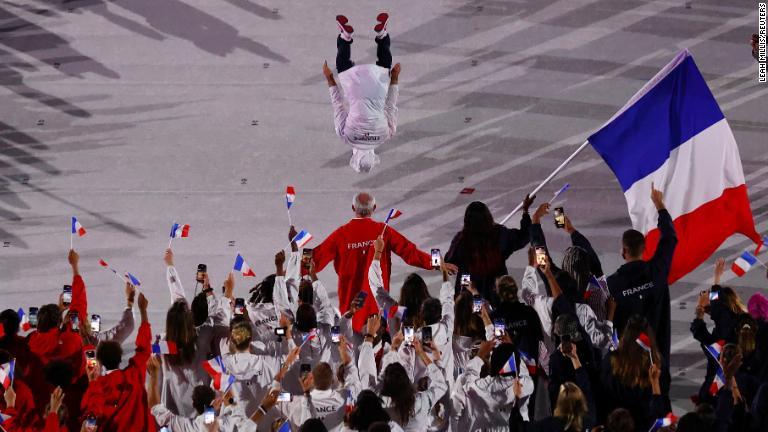 フランス選手団のパレード/Leah Millis/Reuters