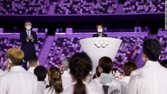 大会組織委員会の橋本聖子会長がスピーチ。左に国際オリンピック委員会（ＩＯＣ）のバッハ会長