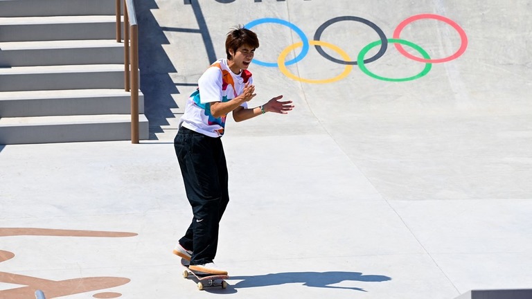 スケートボード男子ストリートで金メダルを獲得した堀米雄斗選手/Martin Bernetti/AFP/Getty Images