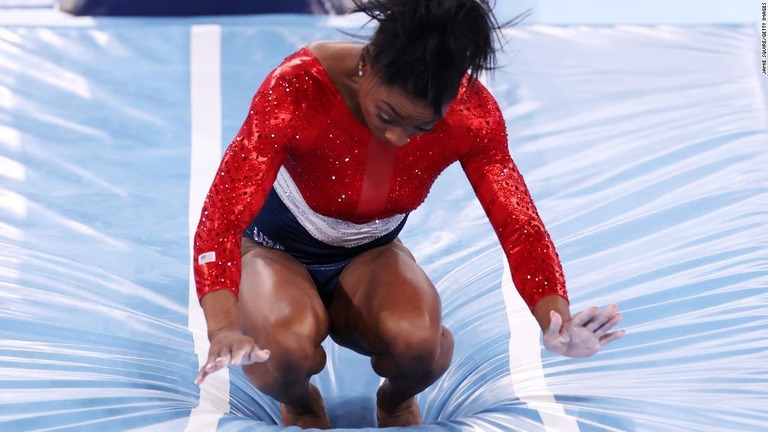 東京五輪４日目の体操女子団体総合決勝に出場したシモーネ・バイルズ＝２７日/Jamie Squire/Getty Images