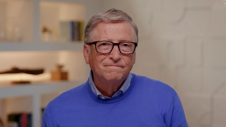 ビル・ゲイツ氏が未成年の売春あっせんに問われたエプスタイン被告との交際を後悔/CNN
