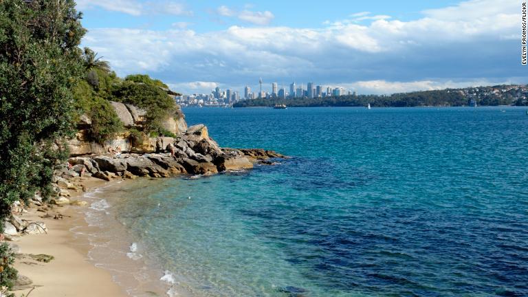 豪シドニーにあるレディーベイビーチ。大都市圏に位置しながら信じがたいほど隔絶した場所となっている/Evelyn Proimos/Flickr