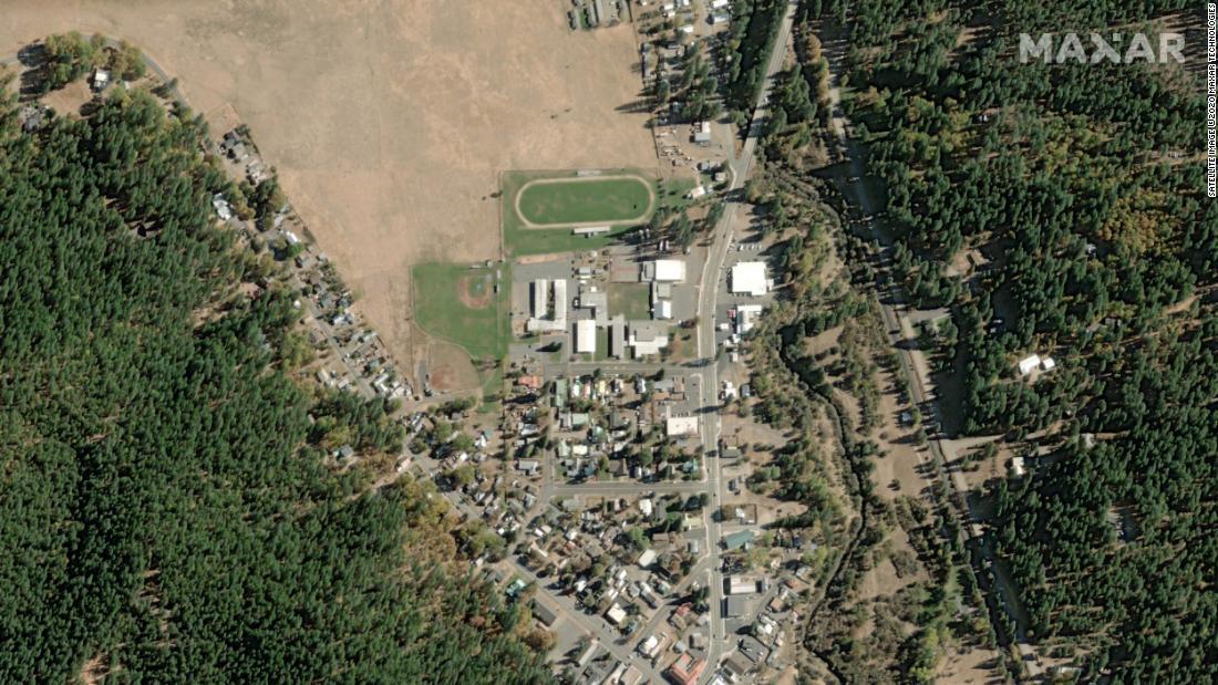 衛星写真が撮影したグリーンビルの様子。火災前/Satellite image ©2020 Maxar Technologies