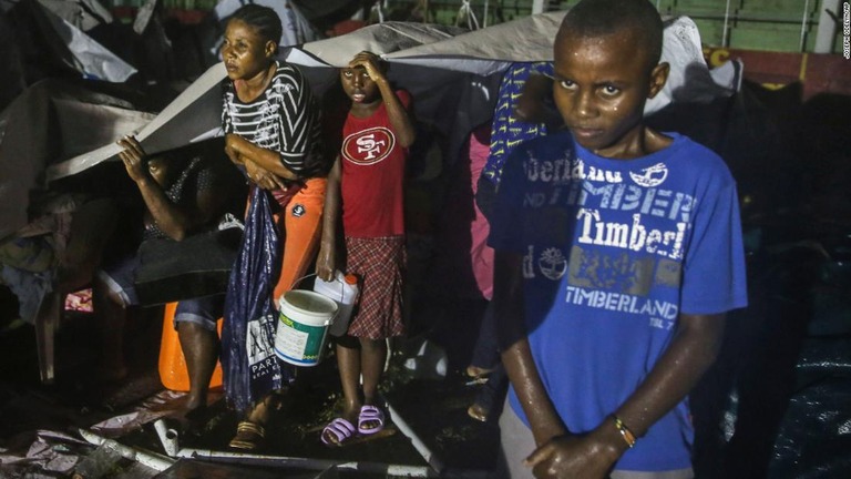 被災地は豪雨のために人道支援がより難しくなると予想される/Joseph Odelyn/AP