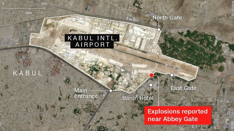 爆発が起きたのはカブール国際空港のアビーゲート付近/cnn, planet labs 
