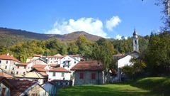イタリア北部の山村カッレーガ・リーグレは、数年前から格安住宅の販売に取り組んでいる。人口減少に歯止めをかけ、地域の活力を維持するのが目的だ