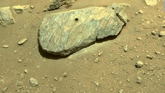 ＮＡＳＡ探査車、火星の岩石掘削に成功　試料採集の成否は確認中