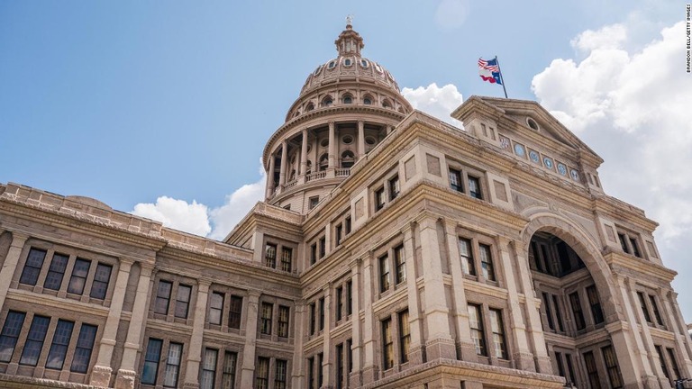 厳格な中絶禁止法が発効されたテキサス州の州議会議事堂/Brandon Bell/Getty Images 