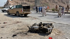 検問所で自爆攻撃　３人死亡、１５人負傷　パキスタン南西部