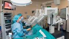 手術システム「ダビンチ」。米食品医薬品局（ＦＤＡ）によって腹腔鏡手術への使用が承認されている