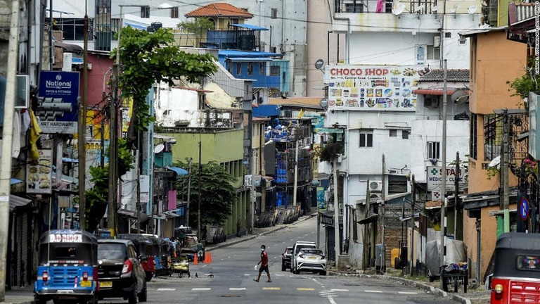 １０日間のロックダウン（都市封鎖）が行われた際の様子＝８月２１日、スリランカ・コロンボ/Ishara S. Kodikara/AFP/Getty Images
