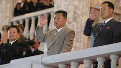 北朝鮮、未明に建国７３年の軍事パレード　ミサイル現れず