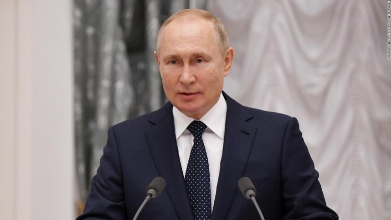 ロシアのプーチン大統領。身近で新型コロナウイルス感染症の陽性判定を受けた人が出たため自主隔離に入った/Valery Melnikov/TASS/POOL/Getty Images