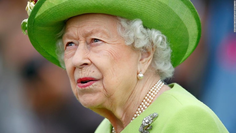 英エリザベス女王＝７月１１日、英イングランド・エガム/Max Mumby/Indigo/Getty Images/FILE